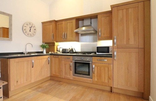 Maenporth Cottage | Pet-Friendly Hazel Barn: A Character Cottage Retreat in Falmouth