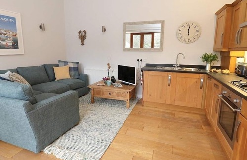 Maenporth Cottage | Pet-Friendly Hazel Barn: A Character Cottage Retreat in Falmouth
