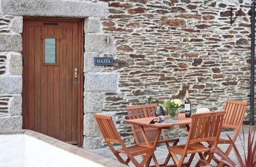 Maenporth Cottage | Pet-Friendly Hazel Barn: A Character Cottage Retreat in Falmouth