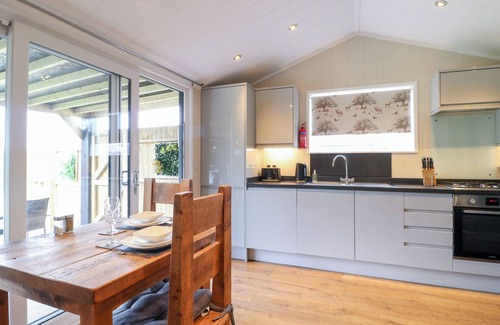 Swadlincote Cottage | Hazel: Pet-Friendly Retreat with Hot Tub in Donisthorpe