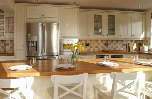 Woolacombe House | Hazelmere House: Oceanfront Retreat with 4 Bedrooms