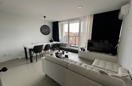 Deventer House | Experience Hazelnut House: Family-Friendly Retreat Awaits