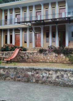 Samarang House | Discover Hazza Syaria Homestay: Family-Friendly Retreat