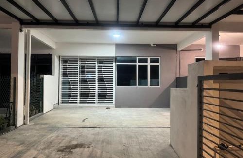 Banting House | Hazzani Homestay KLIA
