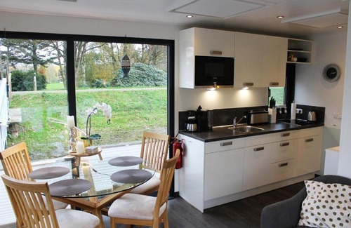 Bad Bederkesa Boat Rental | Discover Family-Friendly HB 5 - Hausboot Bad Bederkesa