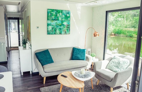 Bad Bederkesa Boat Rental | Charming HB 7 - Hausboot Bad Bederkesa: Family & Pet-Friendly