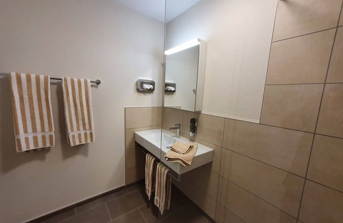 Selzach Bed & Breakfast | Hb-gästehaus: Wheelchair Accessible with Breakfast Included