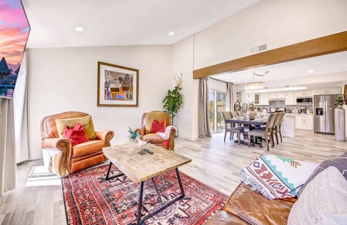 Yorktown Condo | Beachfront Retreat with Southwestern Vibe and Family-Friendly Amenities