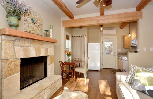 Wimberley Cabin | Relaxing Desert Willow I Cabin in Wimberley - 9.6/10 Rating