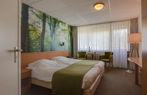 Haarlo Hotel | HCR Prinsen: Oceanfront Bliss with Pool & Pet-Friendly Amenities