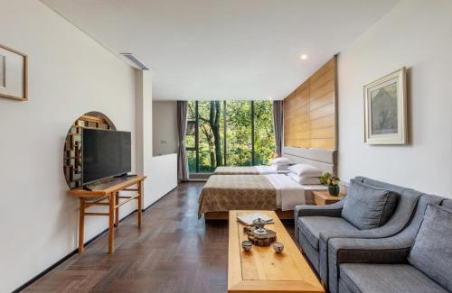 Xiufeng Hotel | Escape to Guilin Mountain & Garden Retreat with Ocean Views