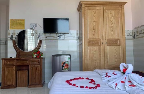 Thanh Khe Hotel | Pet-Friendly Stays at Phuong Anh Hotel with Breakfast Included