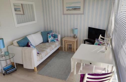Heacham Ski Chalet | Heacham Hideaway: Family-Friendly Retreat with Top Ratings