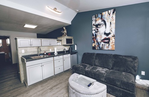 Crestone Apartment | Discover Pet-Friendly Comfort at Head Into The Vortex