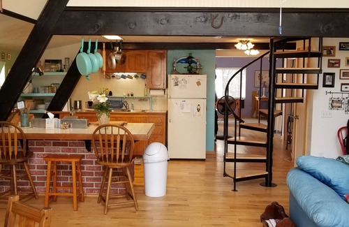 Christopher Creek Cabin | Discover Our Inviting Creek Cabin with Family-Friendly Perks