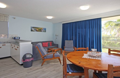 Port Macquarie Apartment | Scenic Headlands 2 with Ocean and River Views