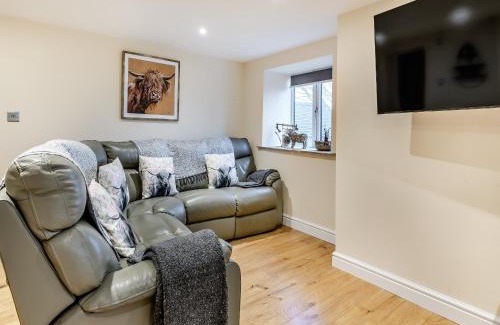 Longnor House | Pet-Friendly Retreat at Headlands Farm - Rated 9.7/10