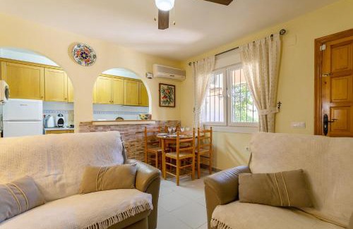 Lo Rufete Apartment | Family-Friendly Heads 2 Holiday Homes Apartment with Pool