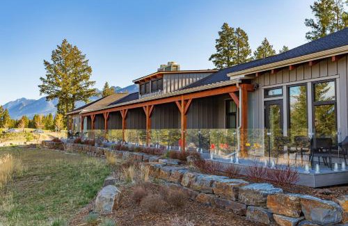 East Kootenay Resort | Pet-Friendly Headwaters Lodge at Eagle Ranch Resort