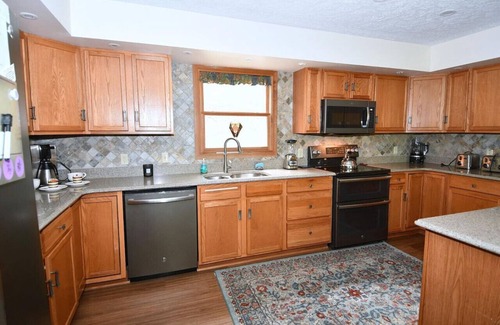 Berkeley Springs House | Inviting Healing House - A Perfect Family Getaway