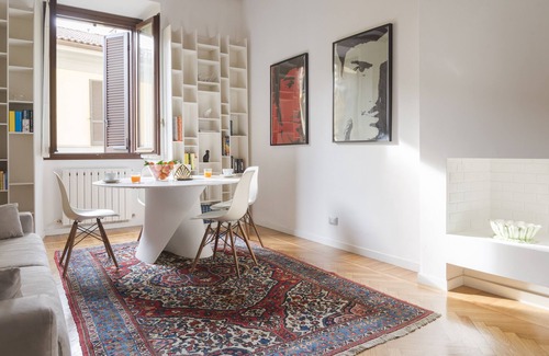 Centro Storico Apartment | Top-Rated Heart Milan Apartments - Duomo Colonne Getaway