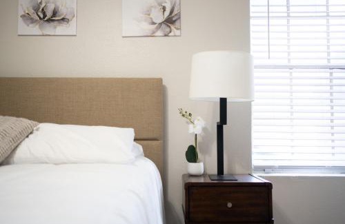 Heritage Hills Apartment | Heart of Austin 7mins Downtown with Spacious 2BR Apartment 1 Bath