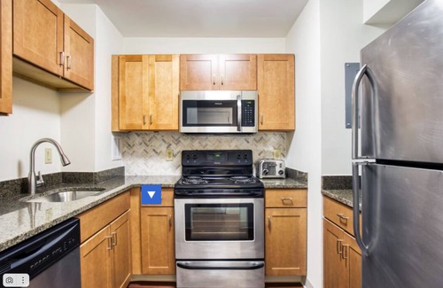 Prudential - St. Botolph Apartment | Heart of Back Bay Condo 3BR 2BA