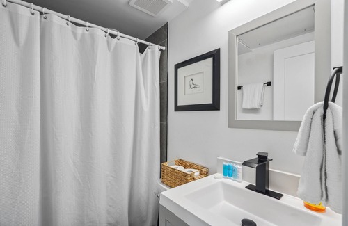 Brookland Bed & Breakfast | Charming 1BR Retreat in Vibrant D.C. with Breakfast