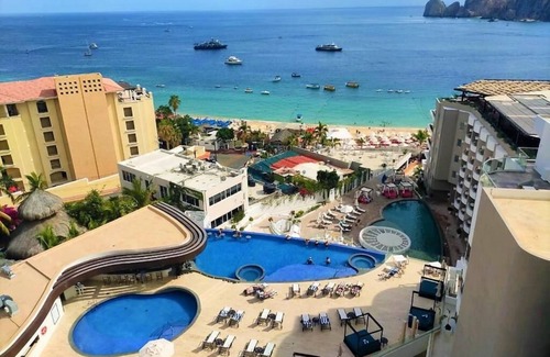 El Medano Ejidal Hotel | Relaxing Getaway in Cabo with Jacuzzi & Ocean Views