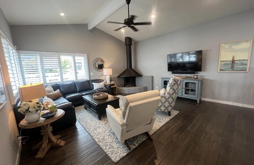 Corona del Mar House | Beautiful 2 Bed Gem in Corona Del Mar with Huge Patio