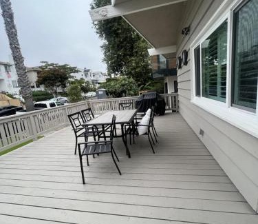 Corona del Mar House | Beautiful 2 Bed Gem in Corona Del Mar with Huge Patio