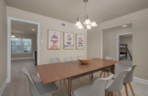 Dallas House | Discover Dallas: Elegant Mansion with Pool Oasis & Pet Friendly
