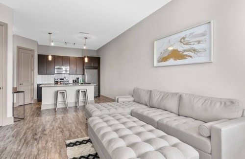 Italian Village Apartment | Explore Downtown Columbus: Family-Friendly in Short North