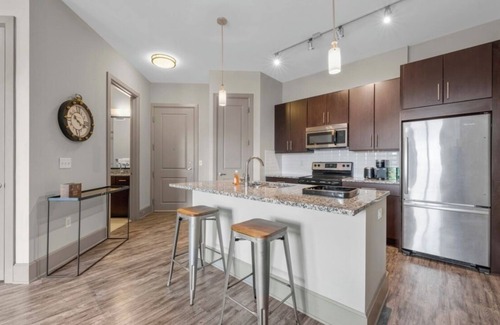 Italian Village Apartment | Explore Downtown Columbus: Family-Friendly in Short North