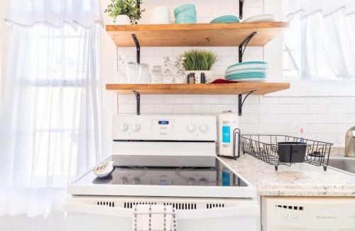 Columbus House | Downtown Craftsman: Walk to Shops & Dining, Pet-Friendly