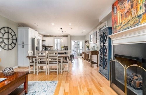 Newburyport House | Downtown Newburyport Urban Loft with Breakfast & Child Care