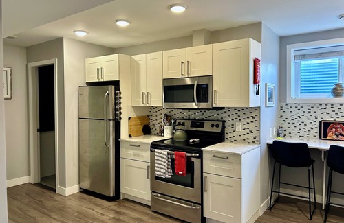 Okanagan-Similkameen Apartment | Heart of downtown Summerland 1-Bdrm basement suite. Walking distances to town.