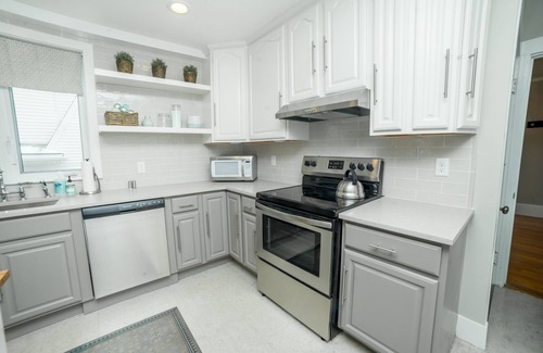 Plymouth Cultural District House | Discover Downtown Retreat: Steps to Beach & Harbor Access!