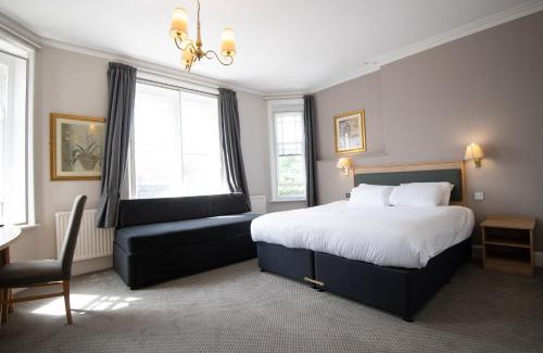 Helmdon Hotel | Discover Heart of England, Northampton: 4-Star Comfort Awaits