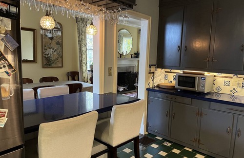 Athens House | Premier Five Points Retreat - Steps to Stadium & Dining