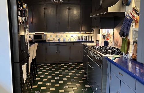 Athens House | Premier Five Points Retreat - Steps to Stadium & Dining