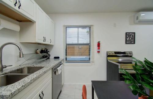 Greater East End Apartment | Cozy Apartments in TX, USA - Pet and Child Friendly Stays