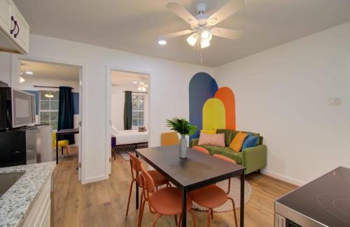 Greater East End Apartment | Discover Houston: 2-BD Retreat with Grill & Pet Friendly