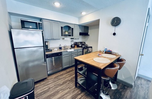 Texas Medical Center Apartment | Prime Location Studio in Houston with Pool and Spa