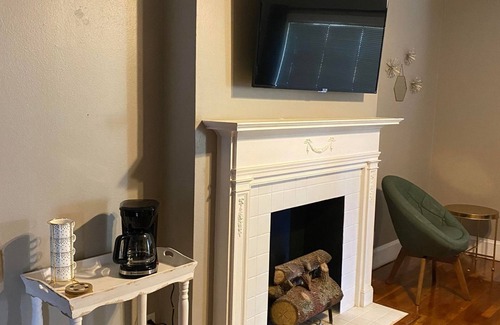Caddo Heights-South Highlands House | Prime Location with Free Parking and Family-Friendly Amenities