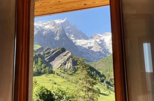 La Grave Apartment | Discover Heart of La Grave La Meije: Pet & Child Friendly Stay