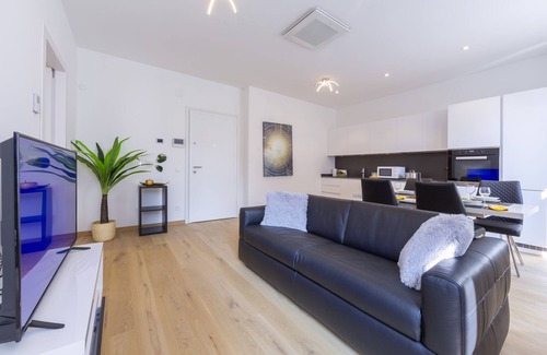 Lugano City-Centre Apartment | Prime Location in Lugano with Lake View & Breakfast
