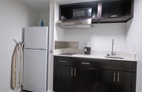 Manteo Hotel | Convenient Heart of Manteo Motor Lodge with Breakfast & More