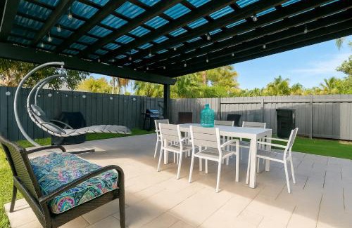 North Miami House | Elegant Miami Retreat: 4 Rooms, Child-Friendly Amenities