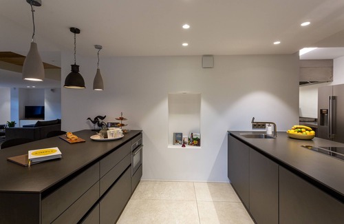 Veyrier-du-Lac House | Escape to Mount Veyrier Estate with Ocean and Lake Views